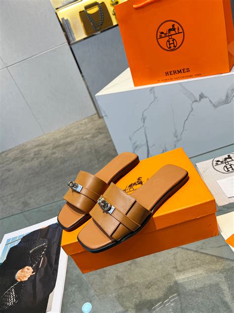 hermès slippers bijenkorf|hermes schoenen.